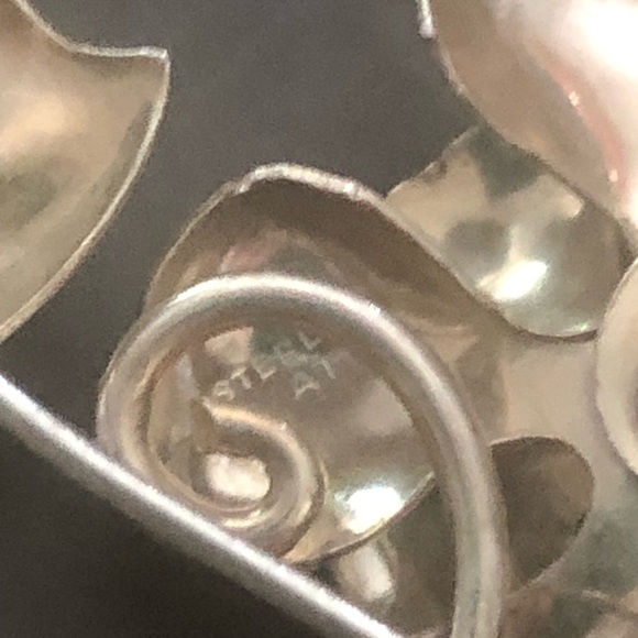 Vintage Sterling Silver Emerald Flower Brooch - Picture 6 of 6